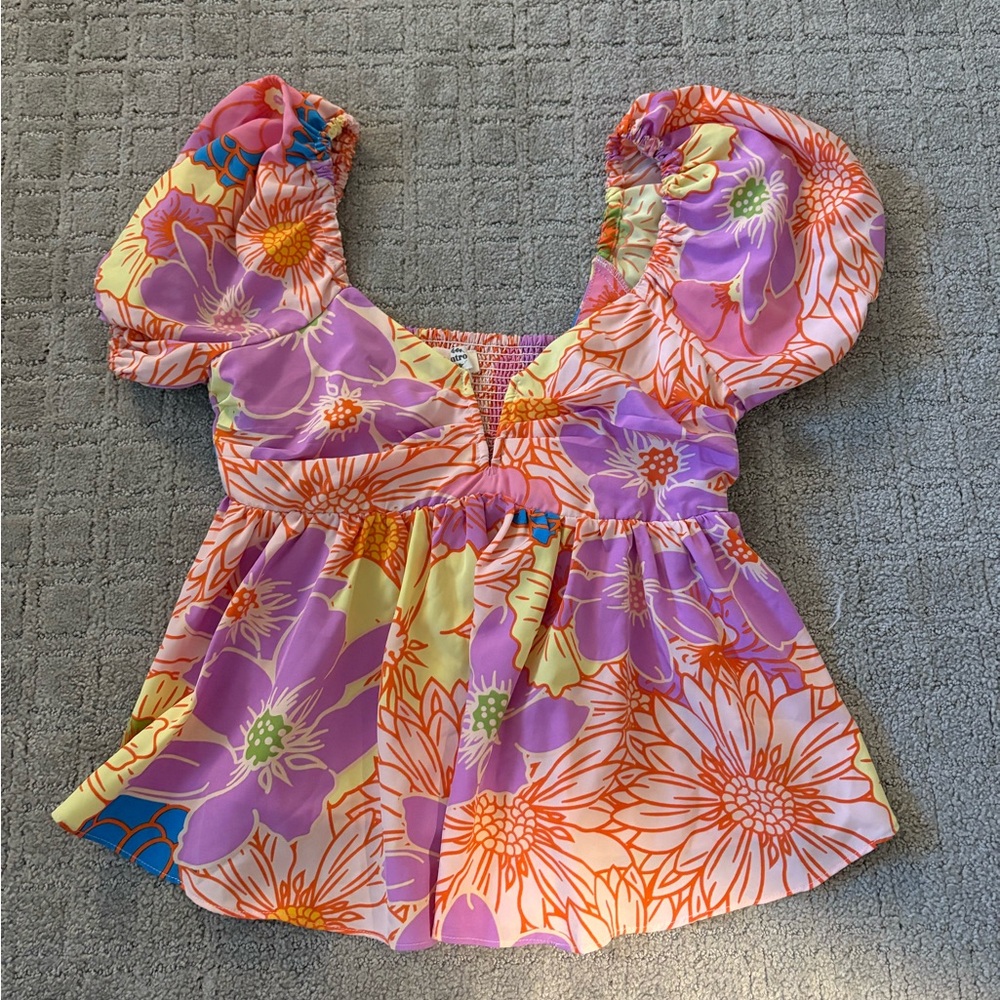 Womens entro blouse size medium newe medium worn once